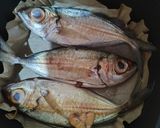 Foto langkah ke 1 dari resep Ikan kembung kuah asam manis.