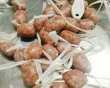 Hình bước làm 3 của món Lạp xưởng hồ lô