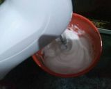 A picture of step 4 of Carrot pudding empanada.