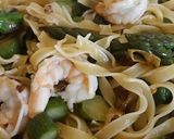 Krewetki na tagliatelle ze szparagami krok przepisu 4 zdjęcie