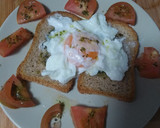 Foto del paso 9 de la receta: 🍳Tostada de huevos escalfados con tomate 🍅 y orégano 🌿