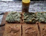 A picture of step 4 of Brown bread Potato stuff peanuts butter grilled sandwich.