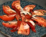 Foto del paso 1 de la receta Ensalada de tomate, pesto a mi manera y pipas