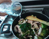 Foto del paso 5 de la receta: Espinacas con brócoli y champiñones