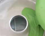 Foto langkah ke 8 dari resep Bolu Pandan Santan Panggang.