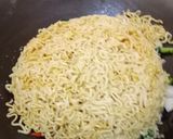 Foto langkah ke 7 dari resep Mie Goreng  Sederhana.