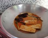 Foto langkah ke 4 dari resep Kari Ikan Pari Pedas.