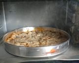 Foto langkah ke 4 dari resep Pizza Crispy Homemade.