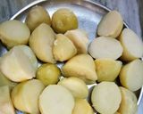 A picture of step 2 of Potato 's dry veg.