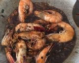 A picture of step 3 of Har Lok (Cantonese prawn style).