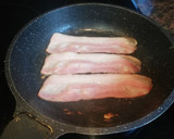 Foto del paso 4 de la receta: Tortilla francesa sorpresa con bacon frito
