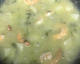 Foto del paso 2 de la receta: Camarones con papas en tomate verde  ©