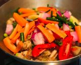 A picture of step 4 of Simple Chicken Stew: Bong Style.