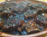 Foto del paso 7 de la receta: Solomillo marinado con col morado, frutas dulces y más