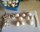 Foto del passaggio 1 della ricetta Spezzatino Cremoso di Vitello ai Funghi e Verdure