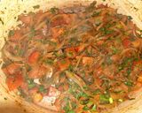 Une image de l'étape 4 de Tajine kefta aux œufs et à la tomate.