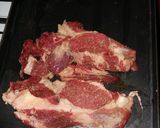 Foto del paso 1 de la receta: Bife de chorizo a la chapa con papas a la crema