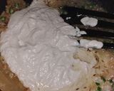 A picture of step 5 of Methi Matar Malai.