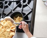 Foto del paso 2 de la receta: Chilaquiles verdes