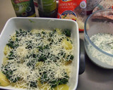 Foto del paso 1 de la receta: Gratín de patatas con espinacas y calabacines