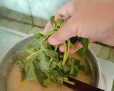 Foto langkah ke 2 dari resep Bubur Manado dan Sambal Tomat.