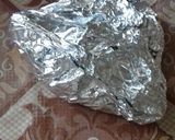 Alufóliában sült csirkecomb recept fázis 3 fotója