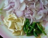 A picture of step 1 of Chat phata chana gosht.