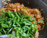A picture of step 3 of Veg chowmin.