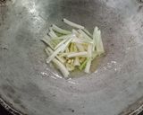 Foto langkah ke 4 dari resep Ikan Laut Saus Sarden Simple.