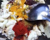 A picture of step 4 of Gobi Simla Mirch Ki Sabji.