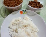 Foto langkah ke 1 dari resep Nasi Kepal Ayam Kecap.