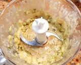 A picture of step 4 of Scallion hummus.