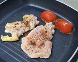 รูปขั้นตอนการทำที่ 1 ของ อกไก่ติดหนังย่าง มะเขือเทศย่าง โลว์คาร์บ