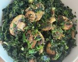 A picture of step 4 of Sautéed Spinach and Mushroom with Garlic.