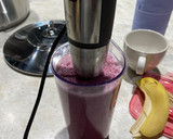 A picture of step 2 of Beetroot, blueberry and banana smoothie 🌿.