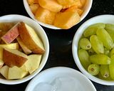 A picture of step 1 of Muskmelon 🍈 Apple 🍎 & Grapes 🍇 Smoothie.