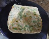 A picture of step 4 of Khasta Masalay dar paratha.