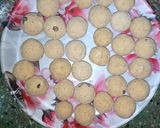 रवा बेसन लाडू (Rava Besan Ladoo Recipe In Marathi) रेसिपी स्टेप 7 फोटो 