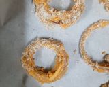 A picture of step 5 of Crispy Baked Onion Rings.