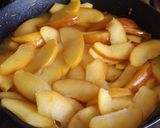Foto del paso 2 de la receta: Manzanas caramelizadas al jengibre con rulos de chocolate