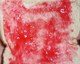 Foto langkah ke 3 dari resep Stup Roti lapis selai strawberry.
