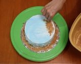 Foto langkah ke 12 dari resep Tutorial Menghias Kue Tema “Pantai” dengan Buttercream (Simple Decor).