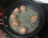 Foto del paso 6 de la receta: Albóndigas con salsa de tomate casera y papas fritas