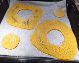 Foto del passaggio 6 della ricetta Pane svedese - knäckebröd ai 5 cereali e curcuma