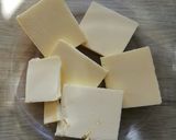 Une image de l'étape 1 de Blondie au pépites de chocolat blanc 🤤.