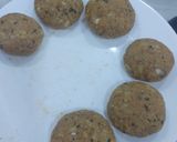 A picture of step 2 of Potato stuffing chicken cheese patties.