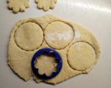 Foto del passaggio 6 della ricetta Biscotti con crema di ricotta 🎄⭐🎅
