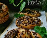 Foto langkah ke 12 dari resep Soft Pretzel.