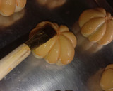 Foto langkah ke 5 dari resep Hallowen Sweet Bread.
