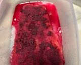 Foto del passaggio 2 della ricetta Il salmone leggermente salato marinato con le erbette rosse